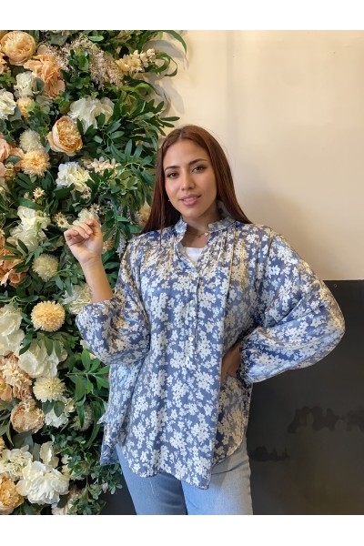 BLUSA DE SANTEN CON ESTAMPADO DE FLORES CON BOTONES 233601